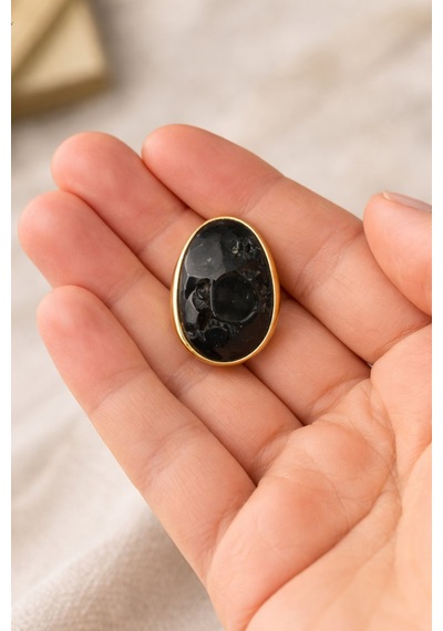 Siyah Oval Taşlı Gold Çerçeve Küpe Diğer