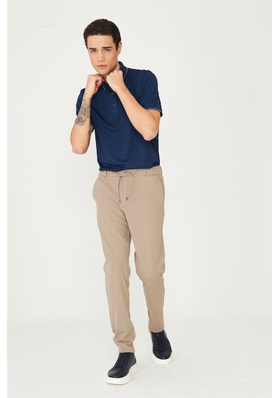Bej İnce Çizgili Dokulu Modern Kesim Bağcıklı Smart Casual Pantolon VİZON Bej İnce Çizgili Dokulu Modern Kesim Bağcıklı Smart Casual Pantolon VİZON