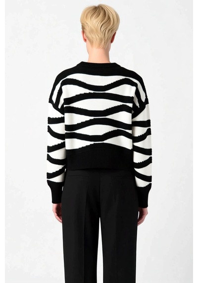 Benerly Kadın Oversize Crop Dalgalı Desenli Triko Hırka Düşük Kol Bisikle Siyah Benerly Kadın Oversize Crop Dalgalı Desenli Triko Hırka Düşük Kol Bisikle Siyah