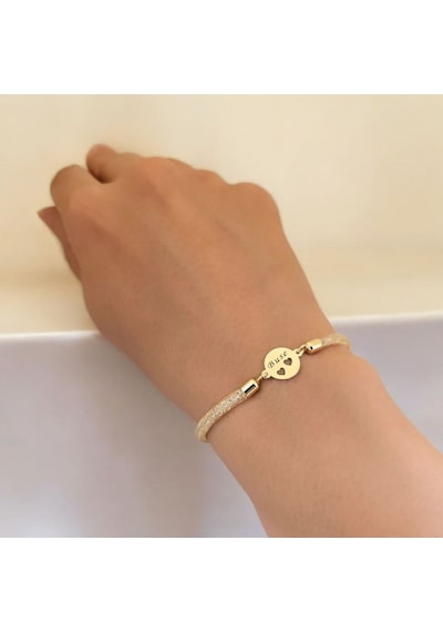 Buse Yazılı 14 Ayar Altın Plakalı Hasır Kordonlu Kalp Detaylı Oval Motifli Hediye Bileklik-508isim Buse Buse Yazılı 14 Ayar Altın Plakalı Hasır Kordonlu Kalp Detaylı Oval Motifli Hediye Bileklik-508isim Buse
