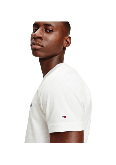 Tommy Hilfiger Erkek Marka Logolu Gündelik Kullanıma Uygun Organik Pamuklu Beyaz T-shirt Mw0mw114651-10800 Beyaz Tommy Hilfiger Erkek Marka Logolu Gündelik Kullanıma Uygun Organik Pamuklu Beyaz T-shirt Mw0mw114651-10800 Beyaz