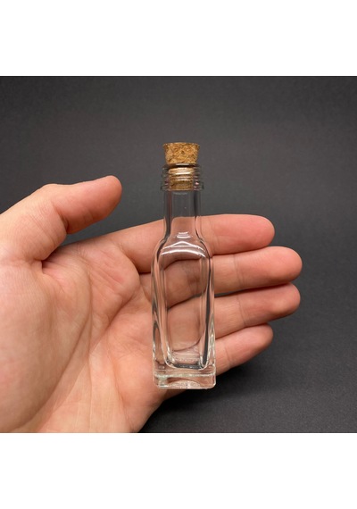 Köşeli Cam Şişe  Tıpalı Cam Şişe 10 x 20 ML