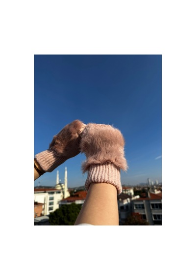 Mollycrush Kadın Peluş Detaylı Yarım Parmak Kışlık Eldiven Sıcak Tutarlı Şık Tasarım Pudra Mollycrush Kadın Peluş Detaylı Yarım Parmak Kışlık Eldiven Sıcak Tutarlı Şık Tasarım Pudra