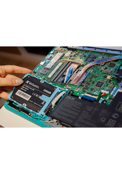 Verbatim Vİ550 S3 2.5" 256 GB Sata 3 SSD