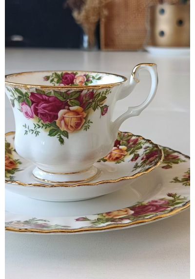 Old Country Roses England Antıque Bone China Double Size Trıo Coffee Cup & Saucer Kırmızı