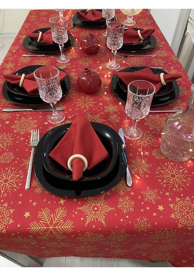Sıvı Geçirmez Dertsiz Masa Örtüsü Yılbaşı Kırmızı Renk