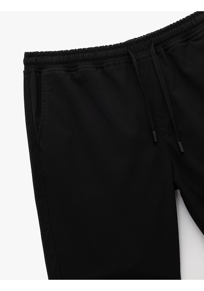 Koton Viskon Karışımlı Cep Detaylı Bermuda Slim Fit Beli Bağcıklı Şort Siyah 5sam40017hw Siyah Koton Viskon Karışımlı Cep Detaylı Bermuda Slim Fit Beli Bağcıklı Şort Siyah 5sam40017hw Siyah