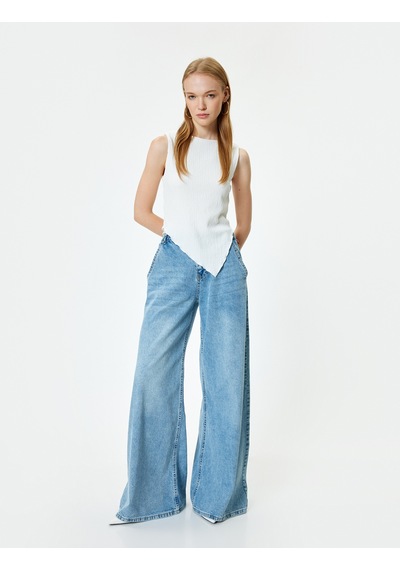 Koton Kolsuz Bluz Bürümcük Asimetrik Kesim Bisiklet Yaka Slim Fit Ekru 4sal30338ık