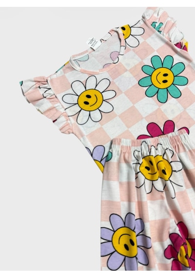 Aliş Kids Kız Çocuk Pamuklu Yavruağzı Papatya Çiçek Desenli Kısa Kollu Şortlu Yazlık Pijama Takımı Aliş Kids Kız Çocuk Pamuklu Yavruağzı Papatya Çiçek Desenli Kısa Kollu Şortlu Yazlık Pijama Takımı