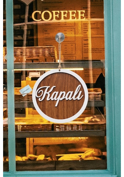 Üç Katlı El Yazılı Modern Açık/kapalı Tabelası - Ceviz