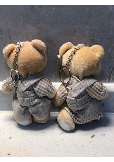 Sevimli Elbiseli Tulumlu Ayıcık Peluş Oyuncak Anahtarlık Uyku Arkadaşı Hediyelik 12 Cm Sevgiliye Eşe Ekru