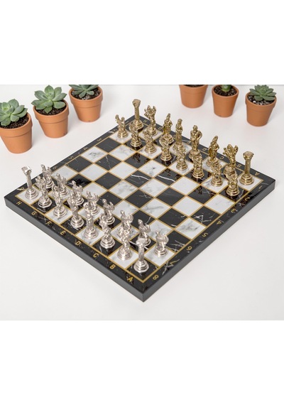 Lüks Metal Satranç Takımı Krom Kaplama Pegasus Atları & Klasik Mermer Desenli Siyah Tahta 20 Cm.
