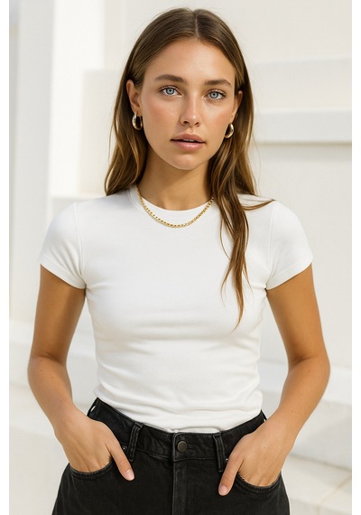 Kadın Ekru Esnek Kumaşlı Vücuda Oturan Slim Fit Kısa Kollu Crop T-shirt Ekru Kadın Ekru Esnek Kumaşlı Vücuda Oturan Slim Fit Kısa Kollu Crop T-shirt Ekru