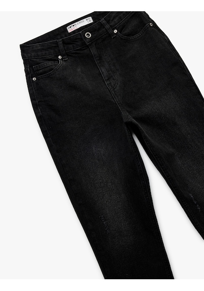 Koton Pamuklu Yüksek Bel Düğmeli Slim Fit Mom Jean Pantolon - Mom Jeans Siyah 5wal40043md Siyah