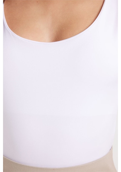 Tudors Kadın Standart Fit Normal Kesim Kolsuz Halter Yaka Beyaz Crop Atlet-50962