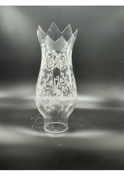 Avize Lamba Camı.beyaz Motifli,ağız Kısmı Kesmeli Alt Yuva Çapı:5.50 Cm-h:21.50 Cm E.14 Ve E.27 Mum Ampul Ve Normal Ampule Uygundur. 1