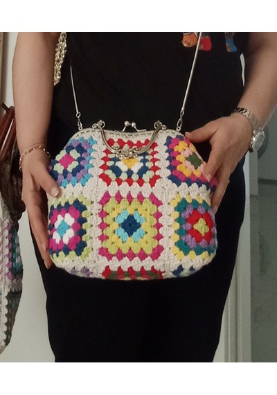 Embahandmde El Yapımı Metal Klipsli Renkli Granny Square Omuz Çantası Gümüş Zincirli Ekru - Çok Renkli