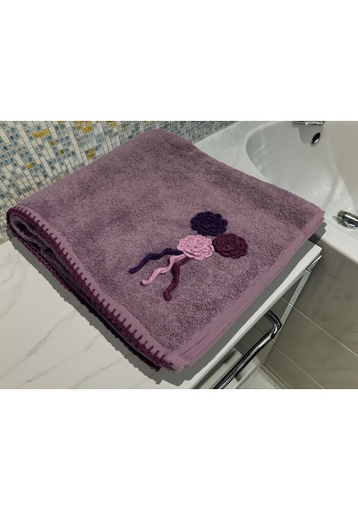 Çiçek Motifli, Kedi Tırnağı Oyalı, Yumuşak Dokulu Pamuklu Vücut Havlusu 70x130 Cm Mor