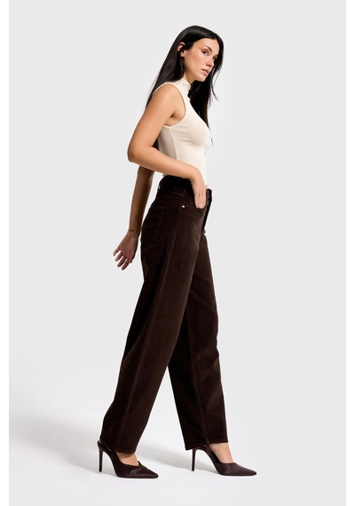 Itsbasic Kadın Koyu Kahverengi 29w5-81 Skater Fit İnce Fitilli Velvet Kadife Kumaş Pantolon