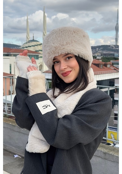 Mollycrush Peluş Kalpak Atkı Eldiven 3'lü Set Kadın Kışlık Bej Suni Kürklü 3'lü Takım Bej