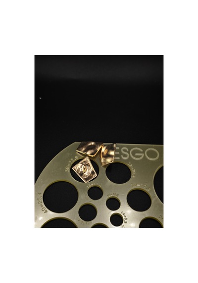 Z.a.r.a Model Dalgalı Asımetrık 4 Buyuk 6 Kucuk Gold Renk 28 Mm 44 Boy 23 Mm 36 Boy