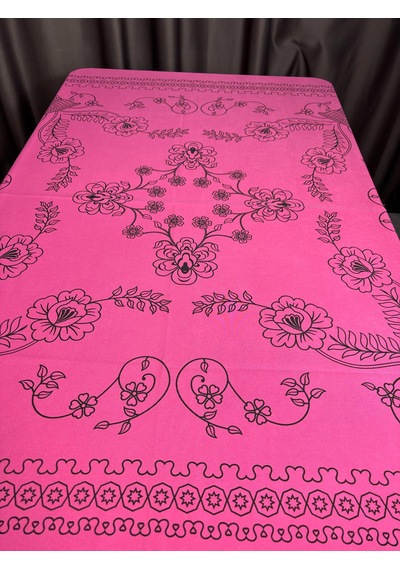 Pembe Çiçek Desenli Kare Masa Örtüsü 150x150 Cm Pembe