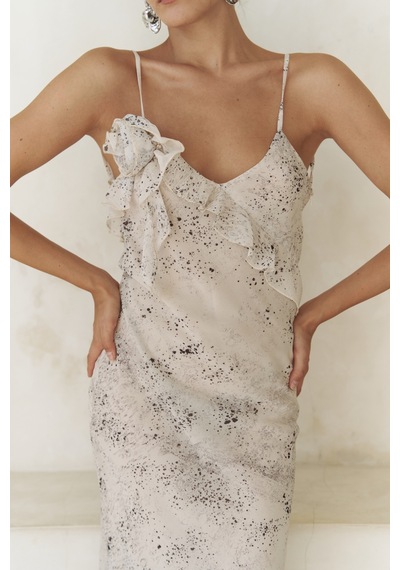 Mai Collection Mai Studios Co. Purtyas Fırfır Detaylı Bej Uzun Elbise Bej
