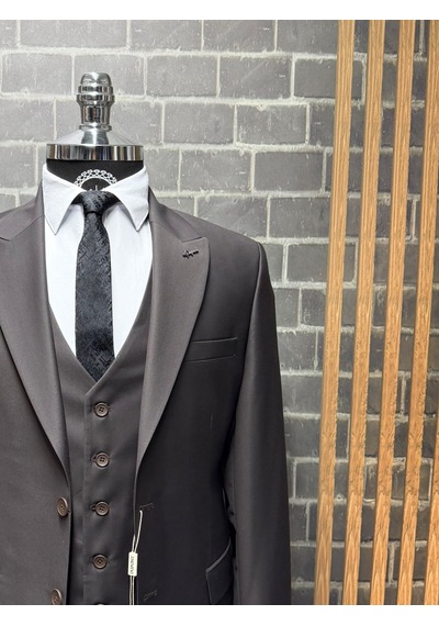 Dupont Classics Erkek Slim Fit 6 Drop Sivri Yaka Yelekli Poliviskon Çift Yırtmaç Takım Elbise Acı Kahverengi Dupont Classics Erkek Slim Fit 6 Drop Sivri Yaka Yelekli Poliviskon Çift Yırtmaç Takım Elbise Acı Kahverengi