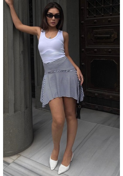 Madmext Siyah Çizgili Asimetrik Çizgili Etek Mg2698