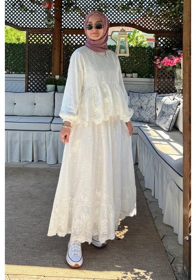 Rabia Şamlı Mercan Etekli Takım Ekru Normal