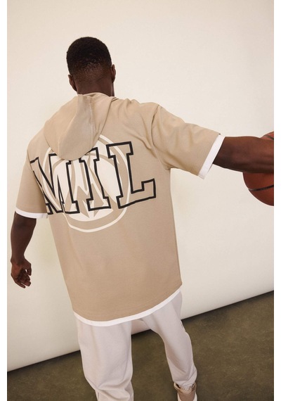 DeFactoFit NBA Milwaukee Bucks Oversize Geniş Kalıp Kapüşonlu Sırt Baskılı Kısa Kollu Tişört D6708AX25SPBG769