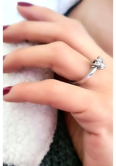 Swarovski Taşlı Gümüş Burgu Tek Taş Yüzük 18