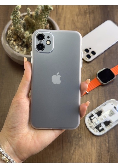 Apple iPhone 11 Uyumlu Süper İnce Mat Ultra Thin Silikon Kılıf Buzlu Siyah