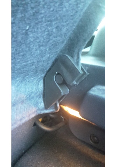 2000-2011 Ford Focus Bagaj Örtüsü Braketi