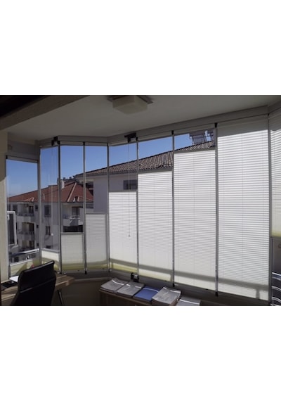 Cam Balkon Perdesi. Plise Perde Altın