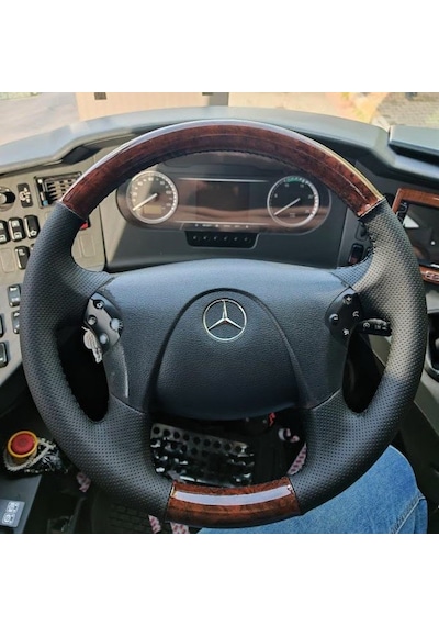 Mercedes Axor Travego Araca Özel Direksiyon Kılıfı Ahşap Nokta Siyah İp Siyah