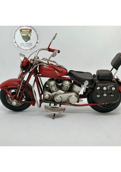El Yapımı Kırmızı Chopper/cruiser Metal Motosiklet Biblosu Siyah Yan Çantalı & Sissy Barlı