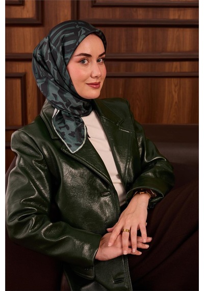 Silk Home Twill İpek Eşarp Koyu Yeşil Patina Su Yeşili Desenli Tok Duruşlu 90x90 Çok Renkli
