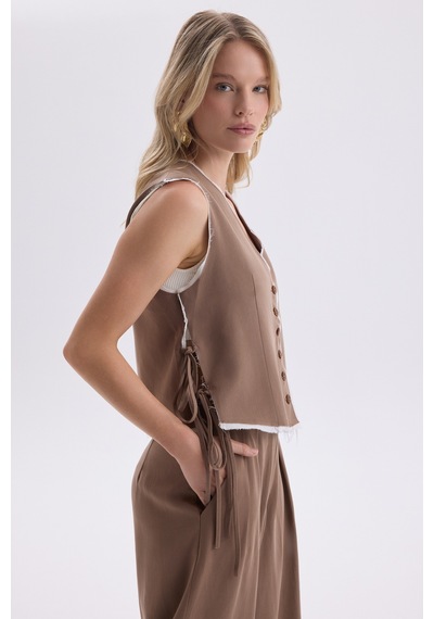 Mai Collection Mai Studios Co. Shonas Bağcık Detay Kahve Yelek Pantolon Takım Kahve