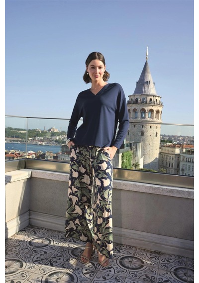 Aria's Closet Arias Closet Yaprak Desenli Uzun Kollu V Yaka Pijama Takımı Lacivert