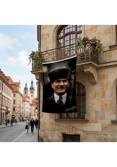 Gülümseyen Mustafa Kemal Atatürk Portresi Poster Bayrak Premium Raşel Kumaş Ata65 Diğer