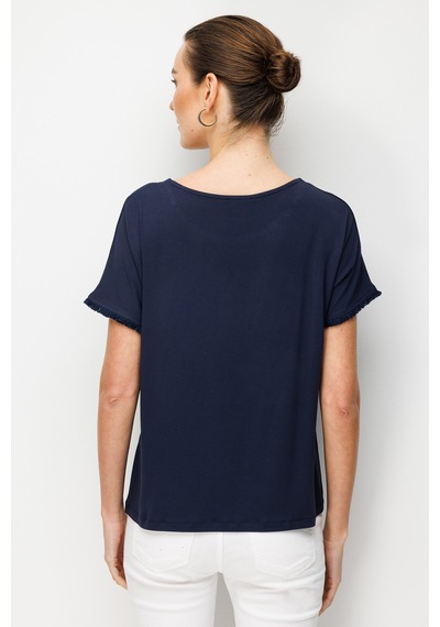 Desen Triko Kadın Sıfır Yaka Yakası Hasır Aksesuarlı Penye T-shirt 26819 Lacivert Lacivert Desen Triko Kadın Sıfır Yaka Yakası Hasır Aksesuarlı Penye T-shirt 26819 Lacivert Lacivert