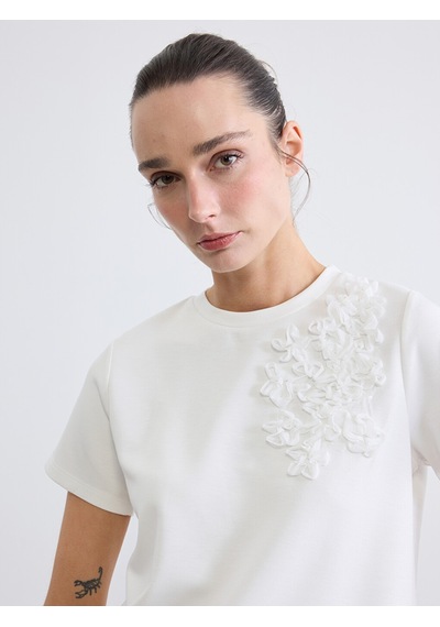Lcw Everyday Beyaz Çiçekli Soft Touch Kadın Tişört