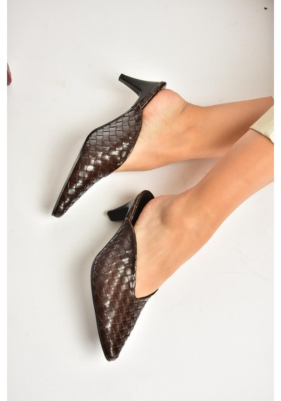 Fox Shoes Y654660709 Kahverengi İnce Topuklu Önü Kapalı Kadın Terlik