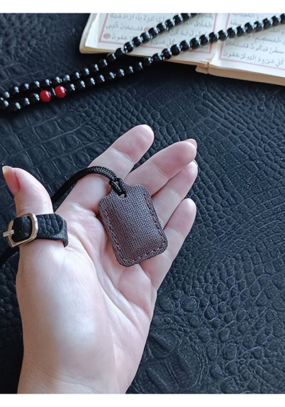 Küçük Dörtgen Cevşen Dualı Kolye Muska Hakiki Deri El Yapımı Xs Çok renkli 39671685
