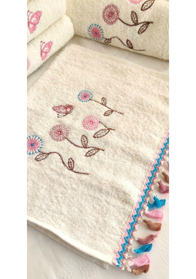 Annem Çeyizlik 50x90 Cm. Bukle Dokulu Yeni Trend Kalp Ve Çiçek Nakışlı El, Yüz Havlusu 3.lü Set krem