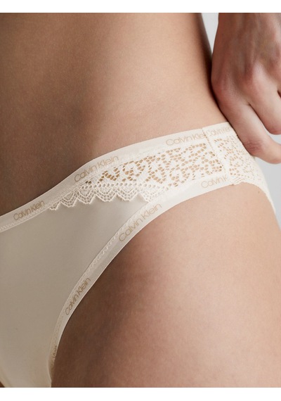 Kadın Calvin Klein İmzalı Elastik Bel Bantlı Dantel Süslemeli Mikrofiber Jarseli Yüksek Belli Beyaz Külot 000qf5152e 101 Kadın Calvin Klein İmzalı Elastik Bel Bantlı Dantel Süslemeli Mikrofiber Jarseli Yüksek Belli Beyaz Külot 000qf5152e 101