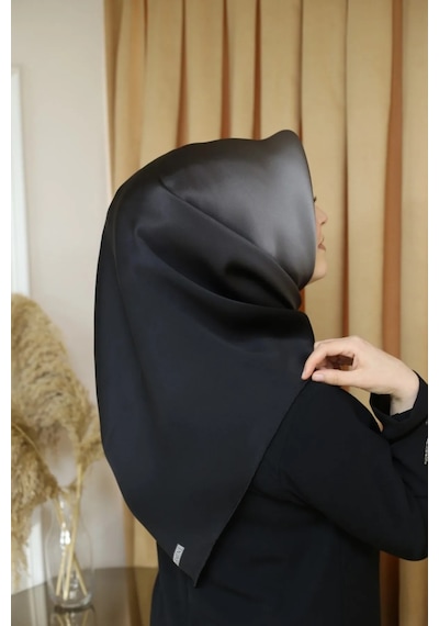 Armine 90x90 Yaz Sezonu Sura Ipek Eşarp 8770 Siyah