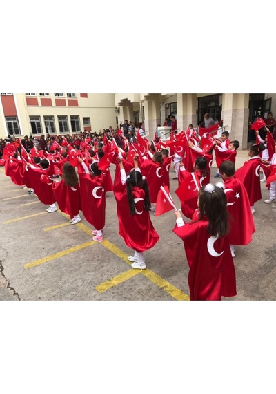 Maşidem Kostüm Türk Bayrak Pelerin Gösteri Kostümü - Kırmızı Ay Yıldızlı Bayrak Pelerin Krmızı