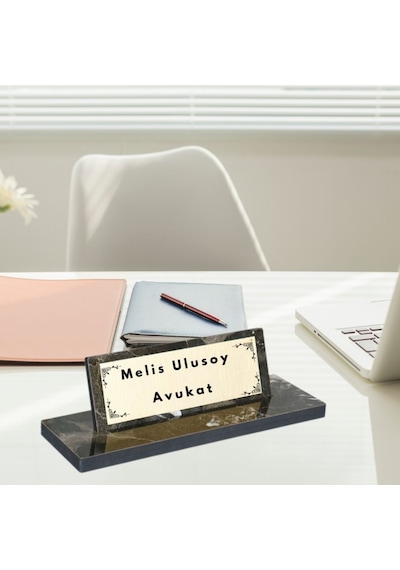 Kişiye Özel Mermer Desenli Ahşap Masa İsimliği Siyah